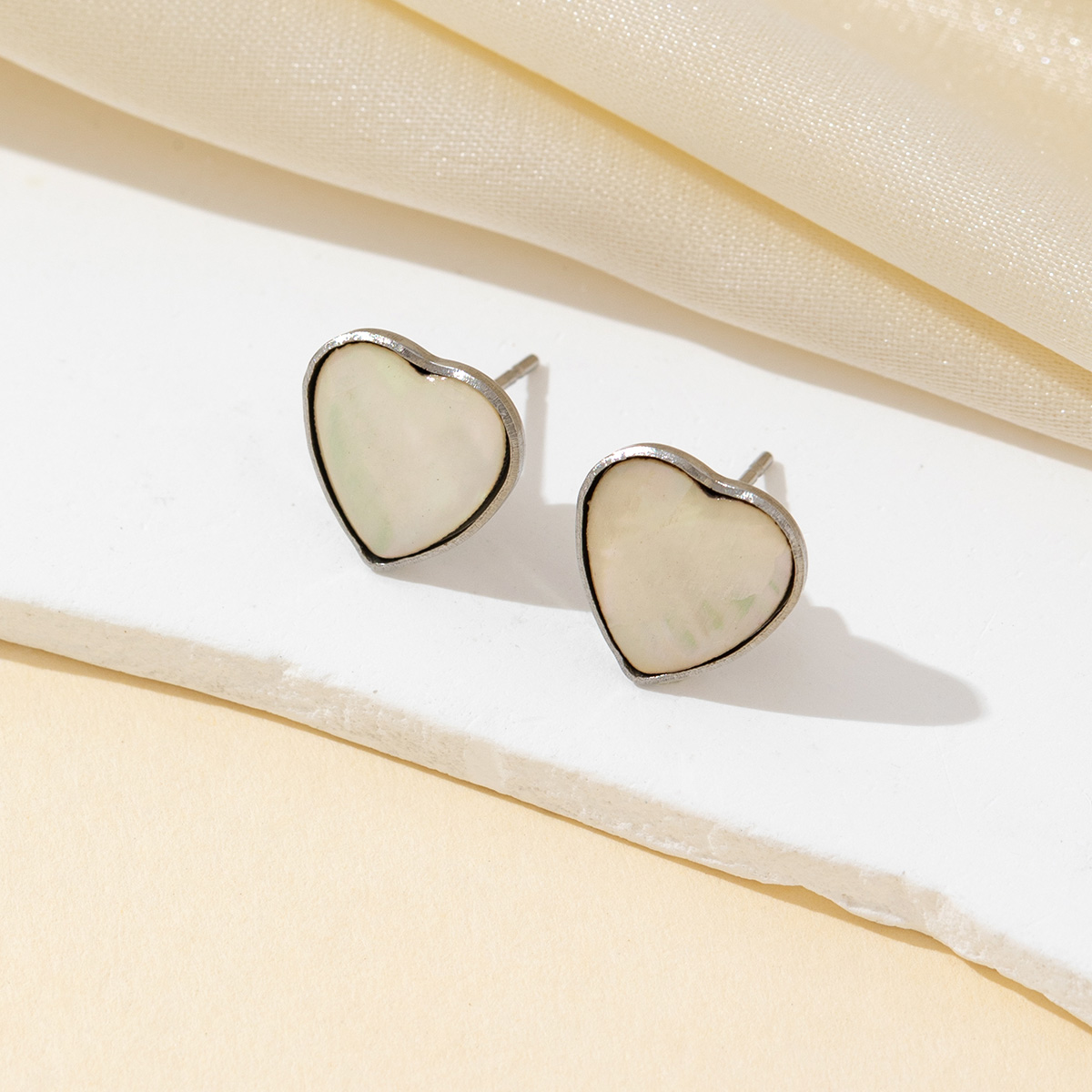 Jewelry Making Place - 2pcs Natural Shell White Heart Shape